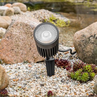 Gartenstrahler Erdspießleuchte 30W 3000K IP67 230V 1.8m Kabel mit Stecker