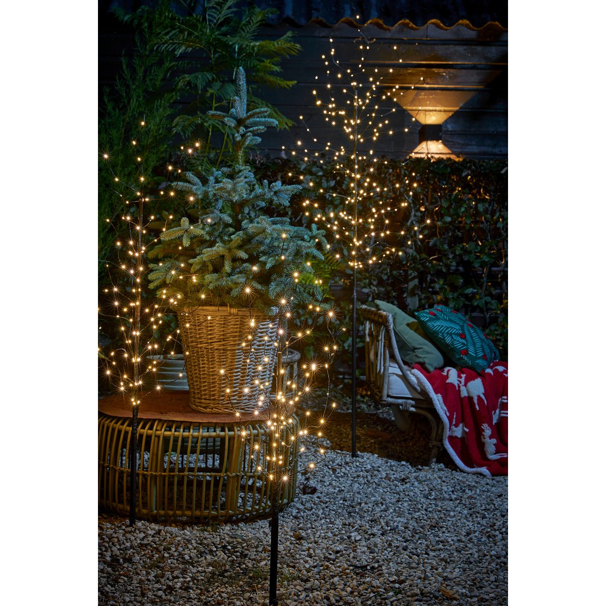 Baum mit warmweißer LED-Beleuchtung – H200 x Ø18 cm – Schwarz