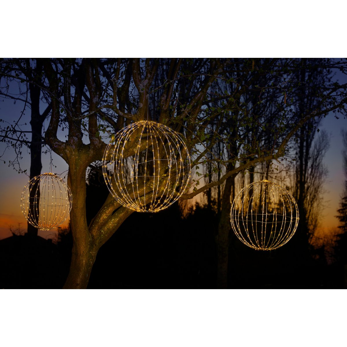 Weihnachtsbeleuchtungskugel mit klassischen weißen LED-Lichtern – Ø50 cm – Silber