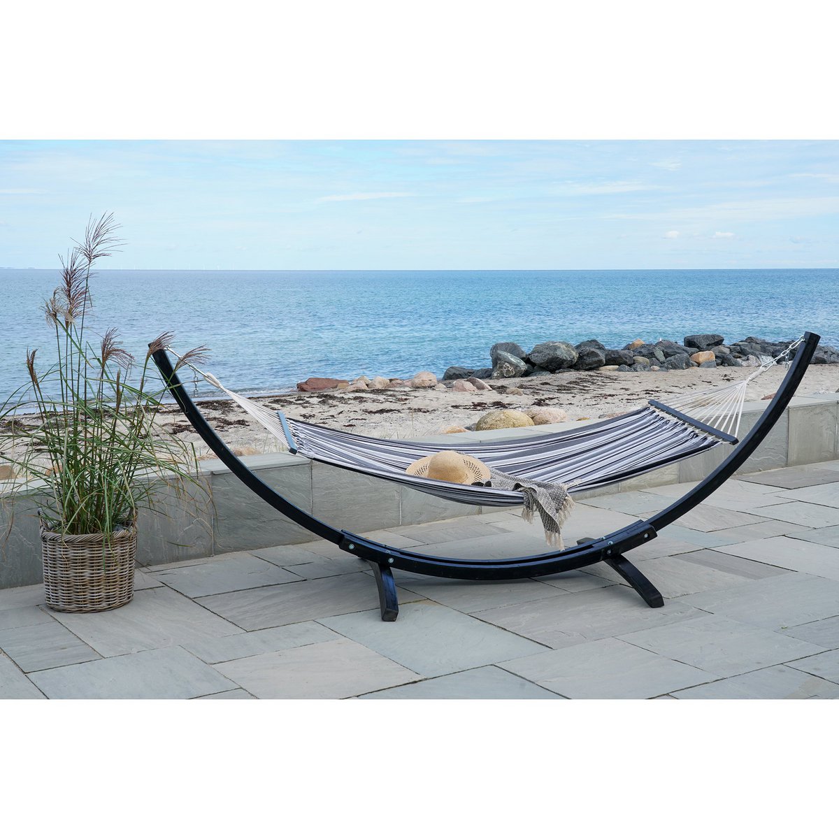 Tripoli Hammock – Hängematte auf Holzständer, Lärche, Polyester/Baumwolle, schwarz/grau/weiß