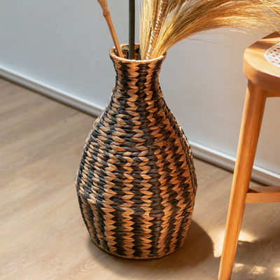 Geflochtene Boho Vase DAYANA schwarz aus Wasserhyazinthe